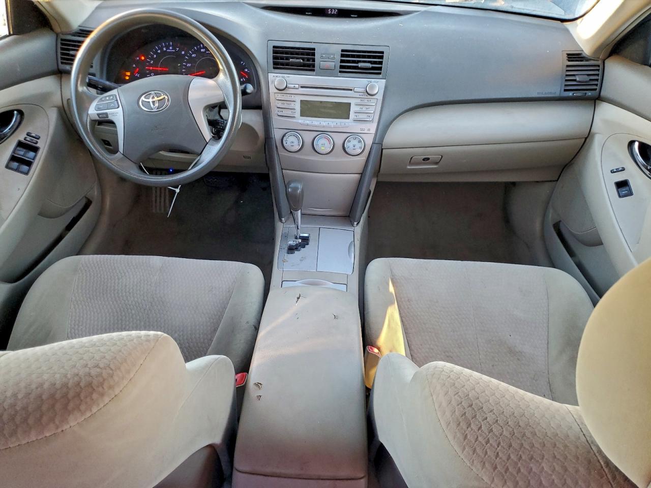 2011 TOYOTA CAMRY BASE photo 8