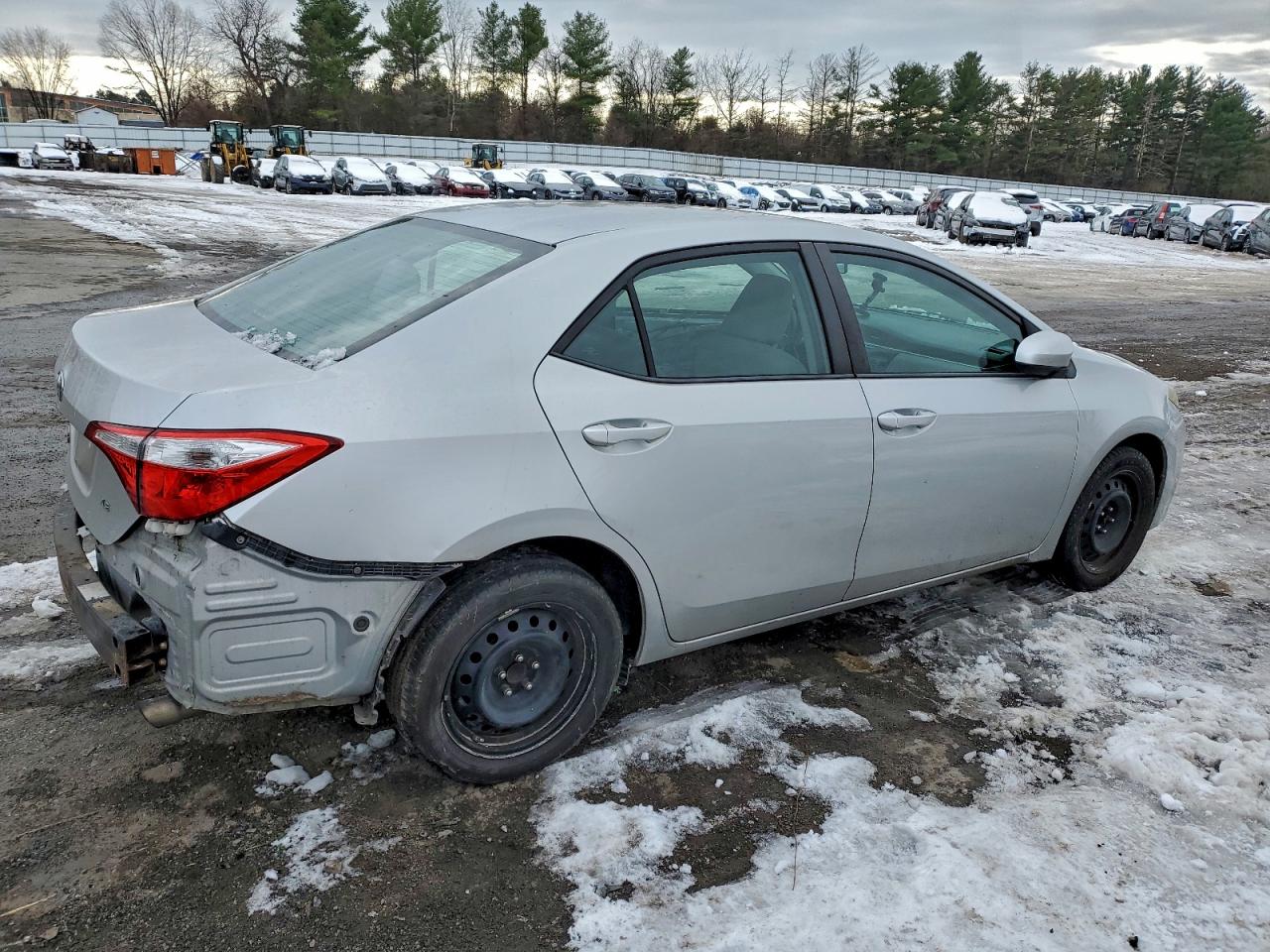 2014 TOYOTA COROLLA L photo 3