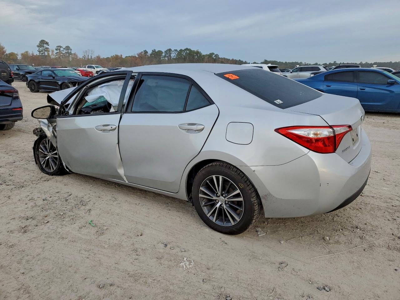 2016 TOYOTA COROLLA L photo 2