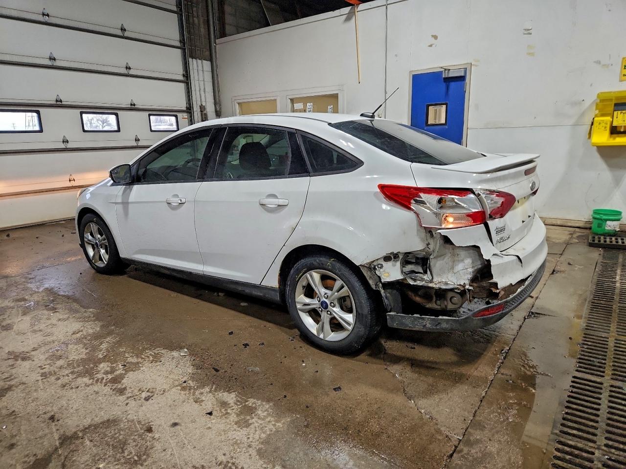 2013 FORD FOCUS SE photo 2