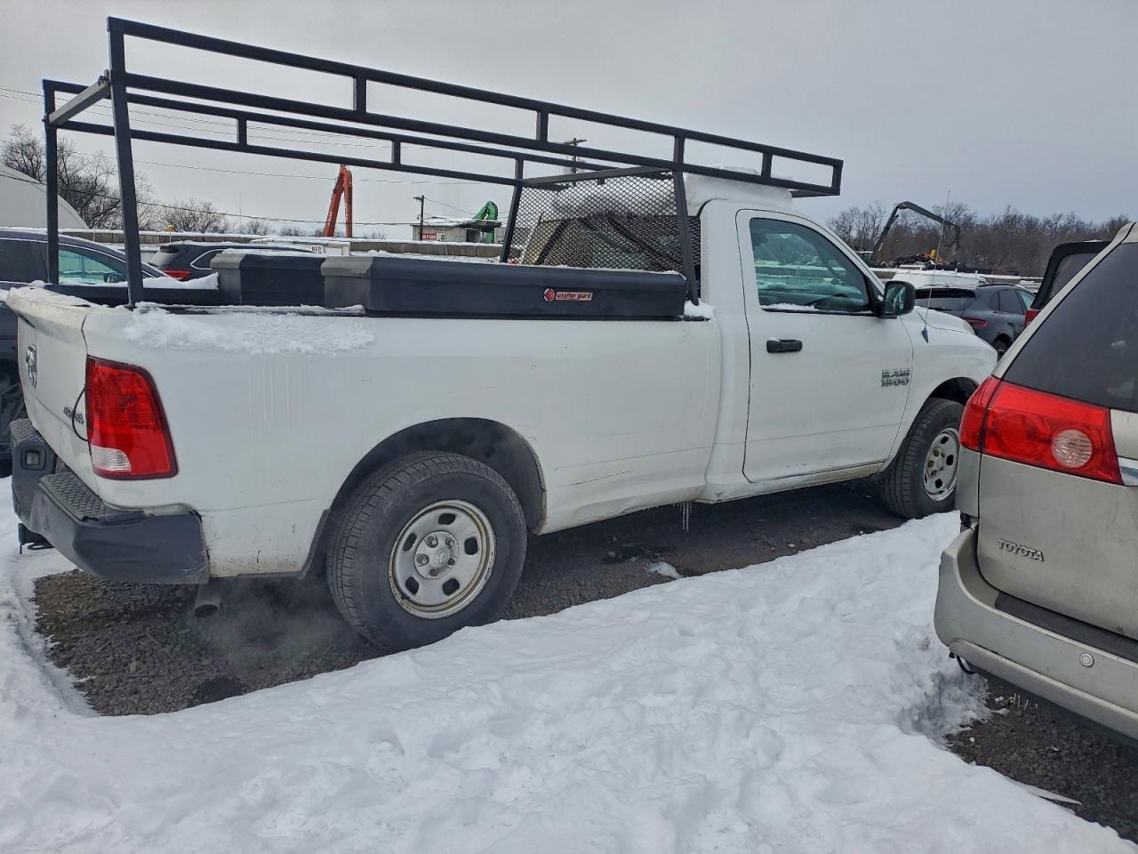 2014 RAM 1500 ST photo 3
