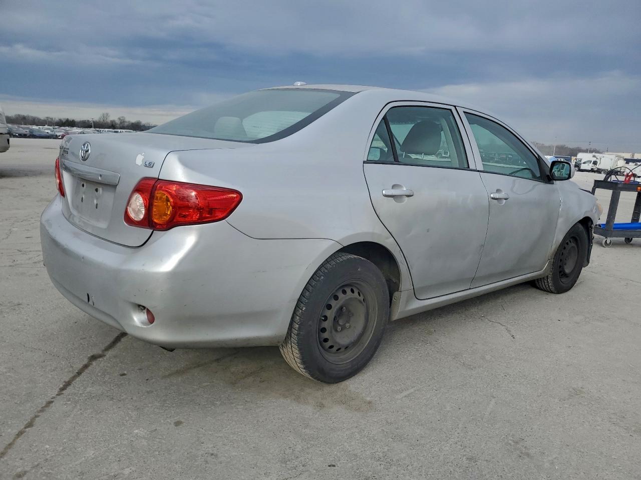 2010 TOYOTA COROLLA BASE photo 3