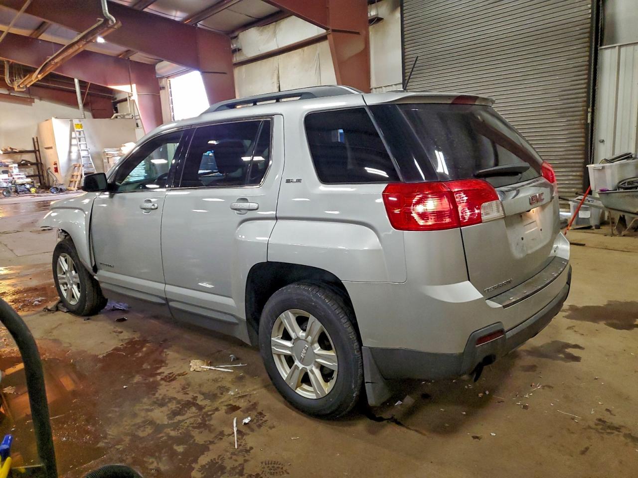 2015 GMC TERRAIN SLE photo 2