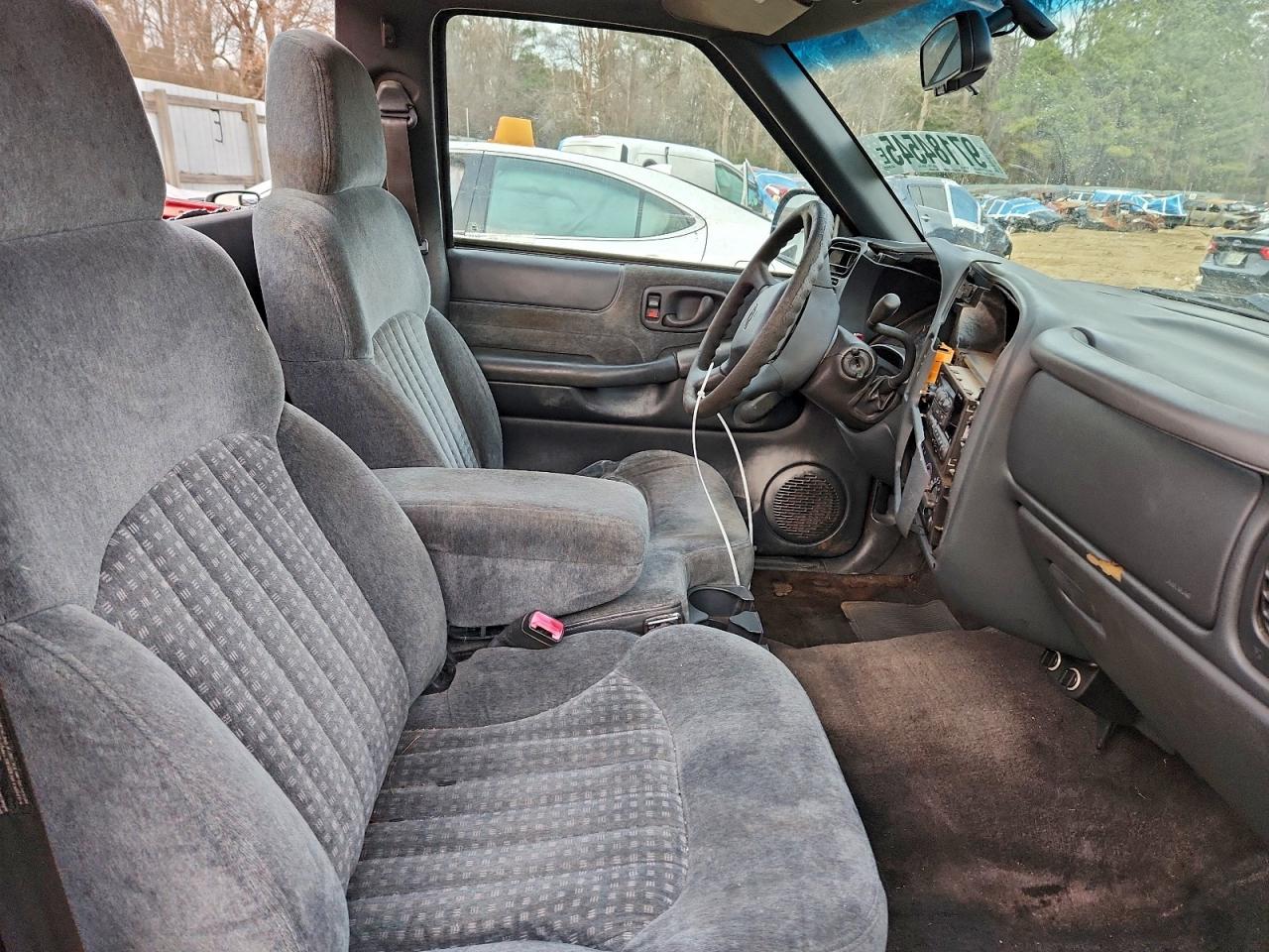 2000 CHEVROLET S TRUCK S10 photo 10