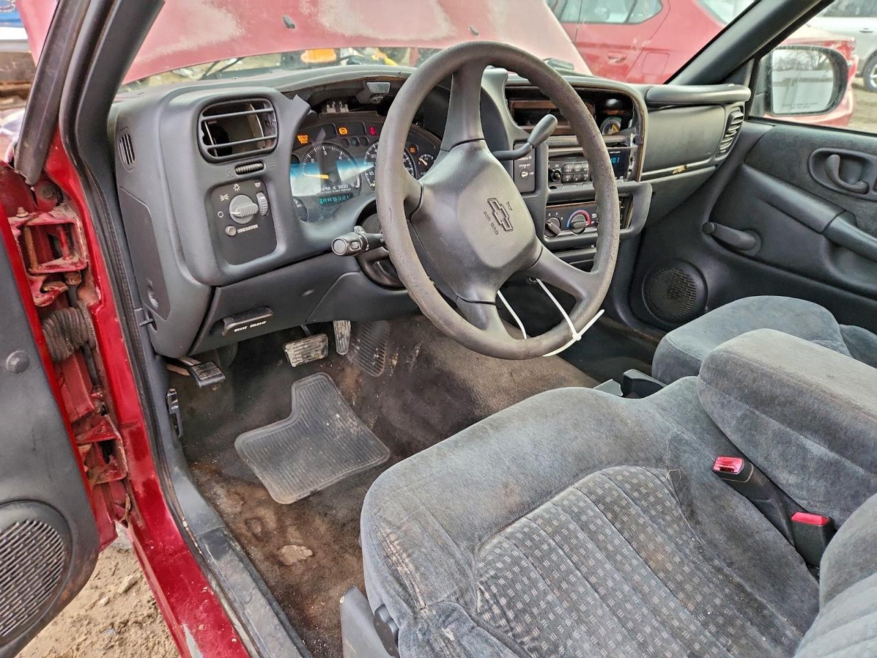 2000 CHEVROLET S TRUCK S10 photo 8