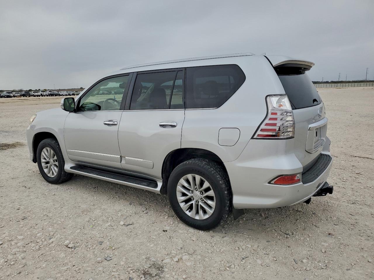 2015 LEXUS GX 460 photo 2