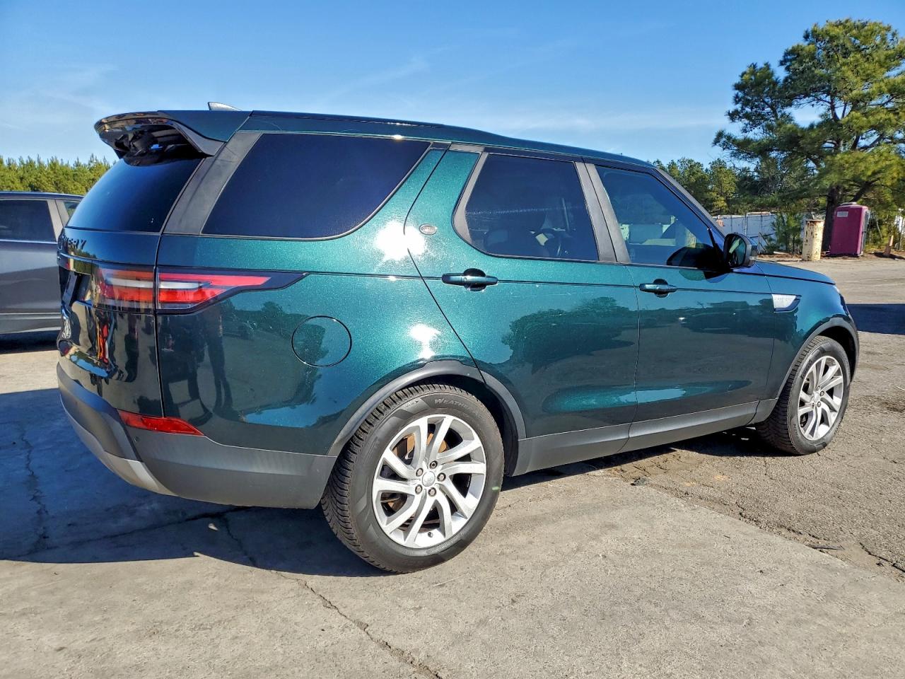 2017 LAND ROVER DISCOVERY HSE photo 3