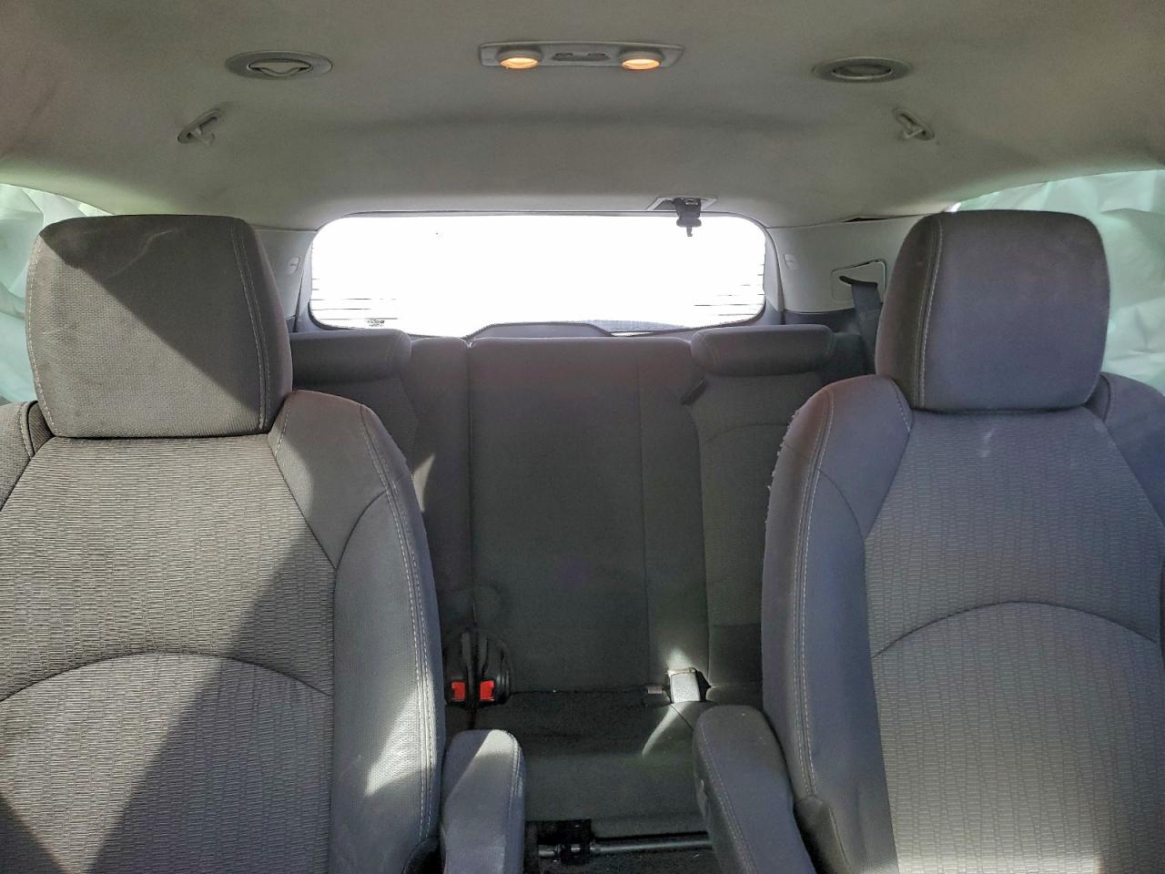 2014 CHEVROLET TRAVERSE LT photo 10