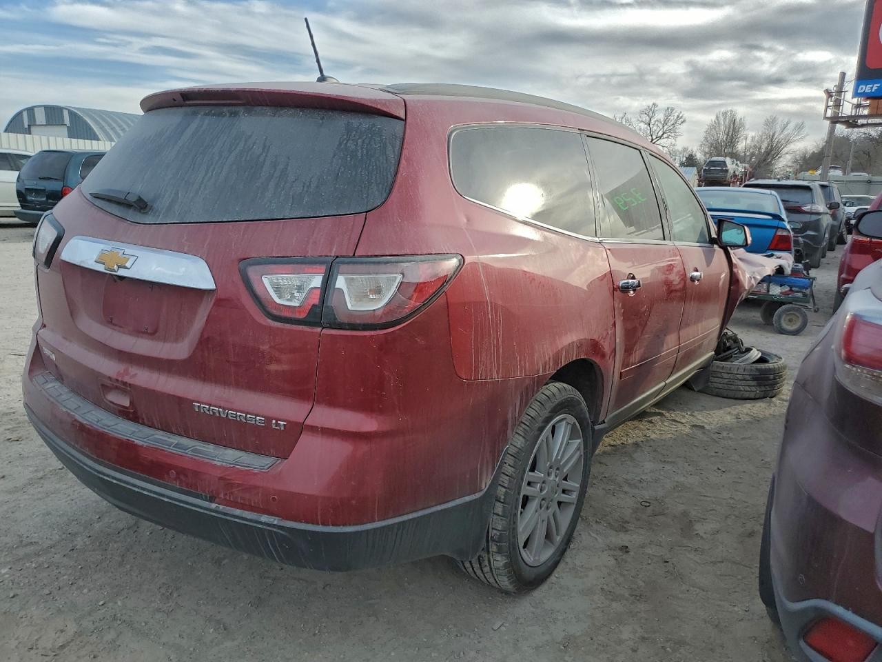 2014 CHEVROLET TRAVERSE LT photo 3