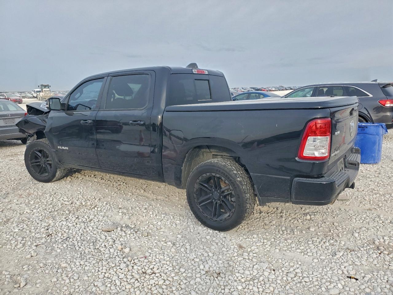 2019 RAM 1500 BIG HORN/LONE STAR photo 2