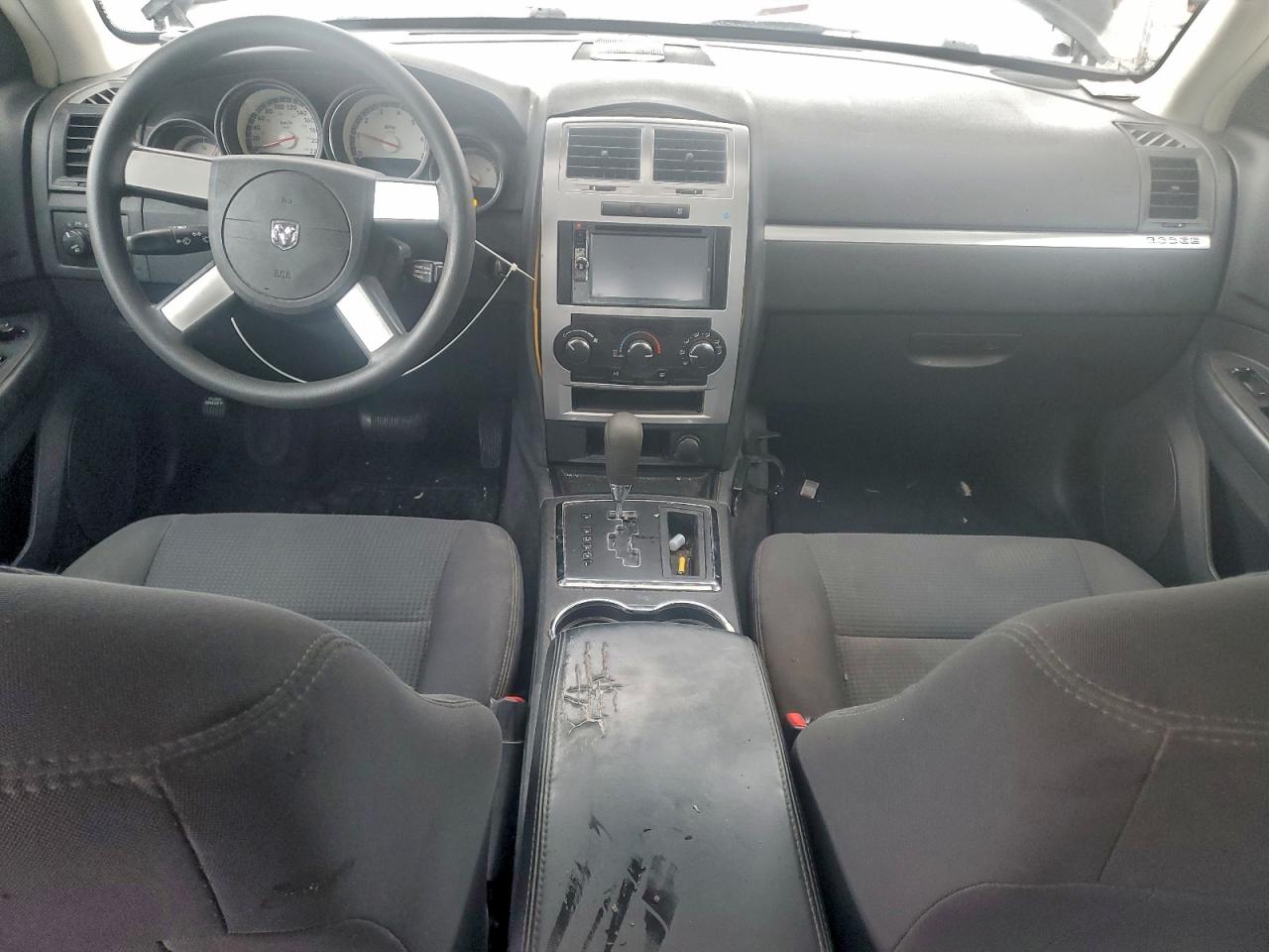2010 DODGE CHARGER SXT photo 8