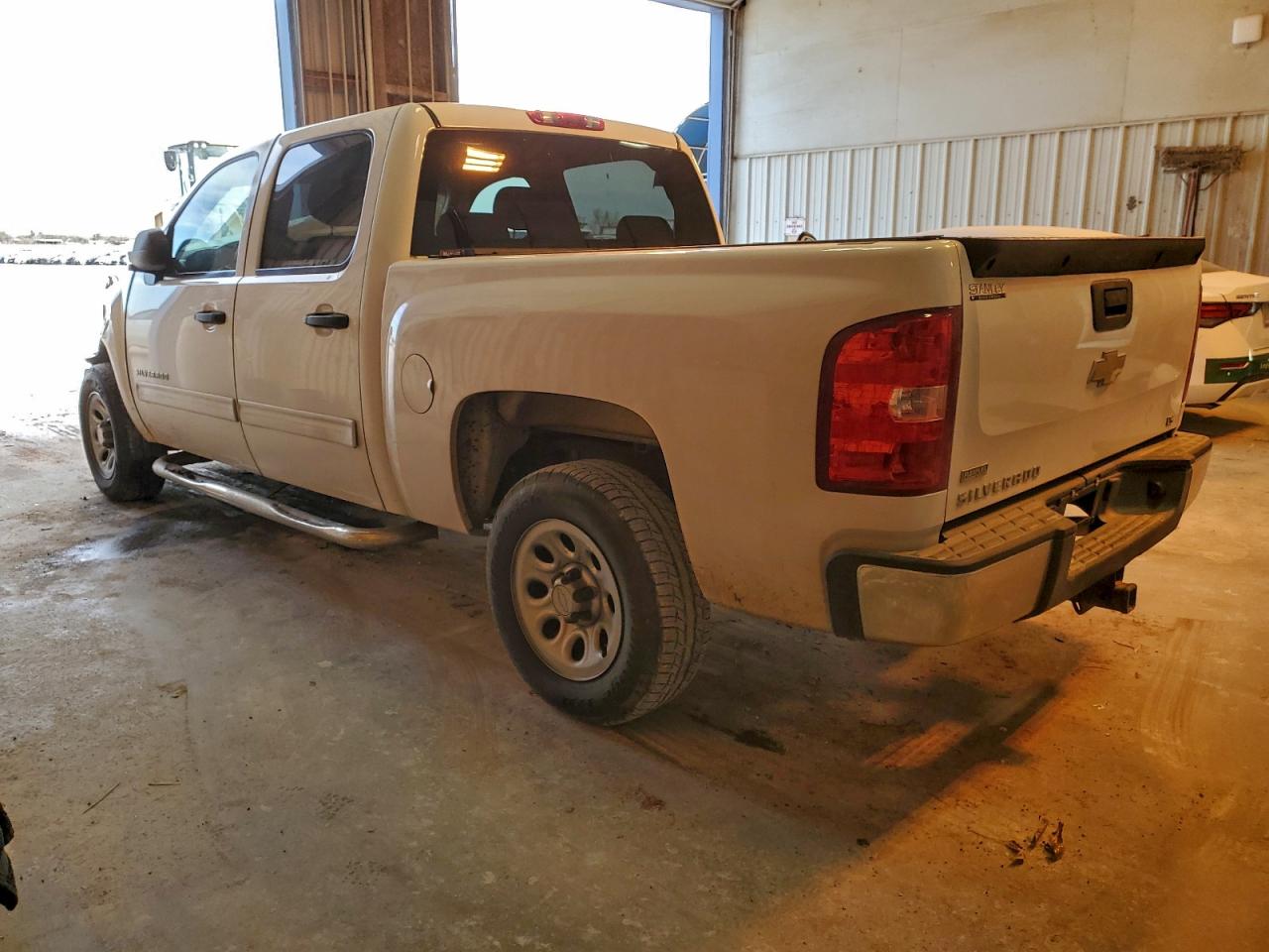 2010 CHEVROLET SILVERADO C1500 LS photo 2