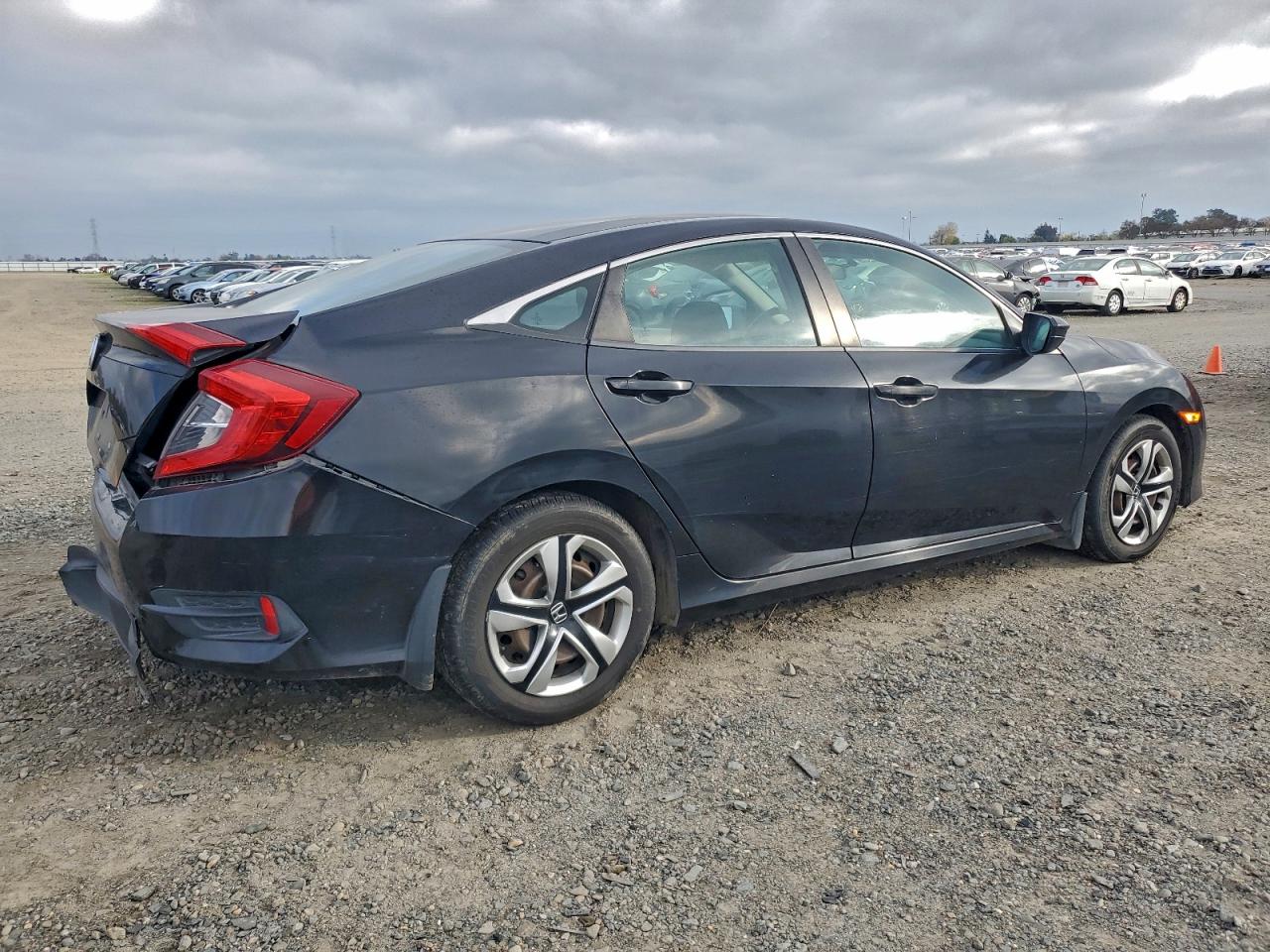 2016 HONDA CIVIC LX photo 3