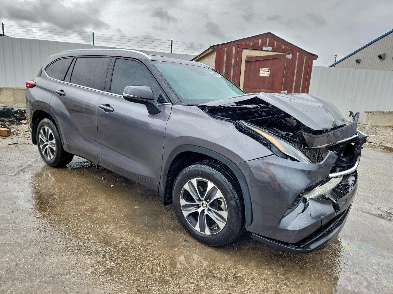 2021 TOYOTA HIGHLANDER XLE photo 4