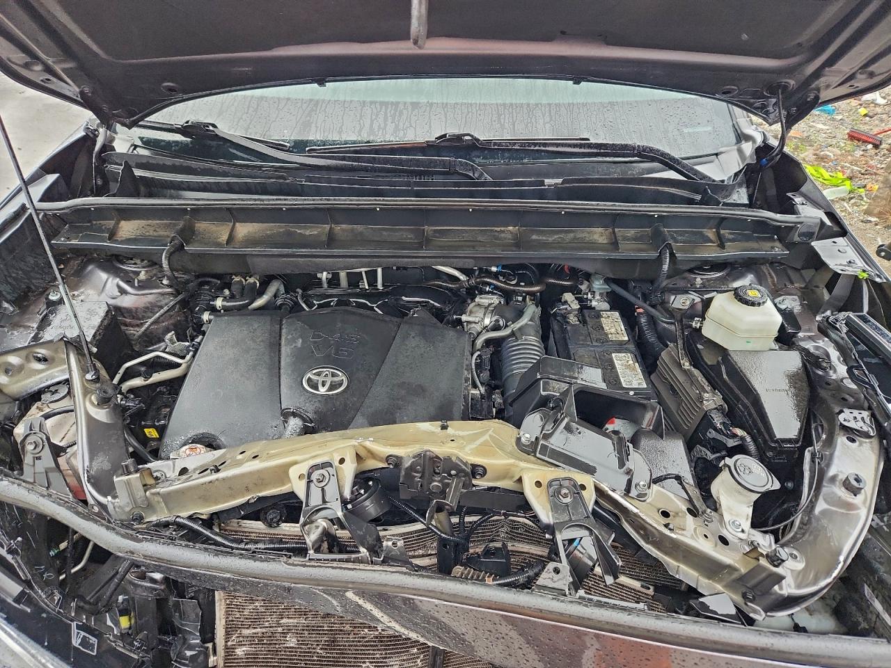 2021 TOYOTA HIGHLANDER XLE photo 11