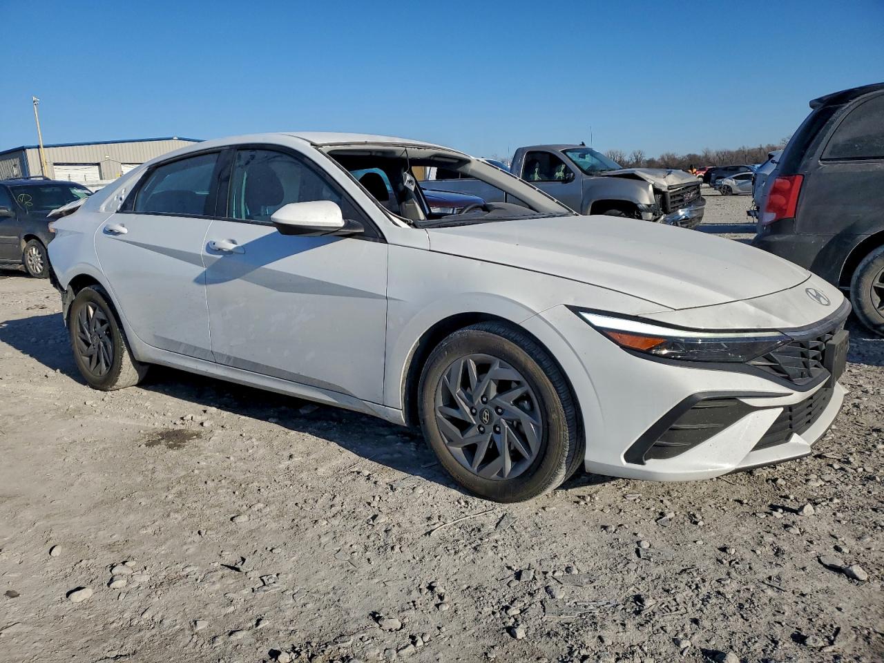 2024 HYUNDAI ELANTRA SEL photo 4