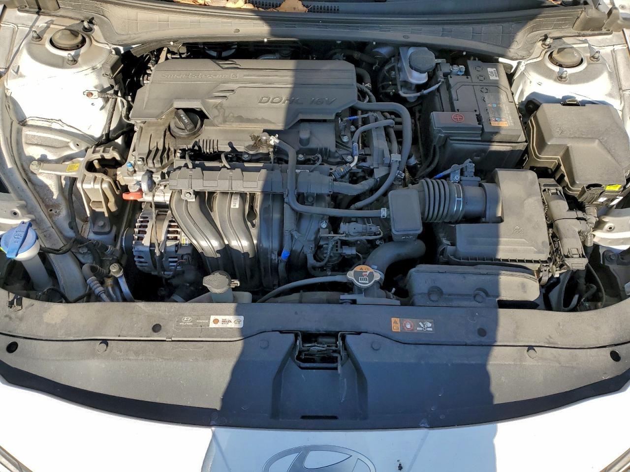 2024 HYUNDAI ELANTRA SEL photo 11