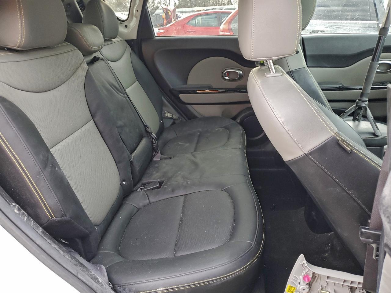 2016 KIA SOUL + photo 10