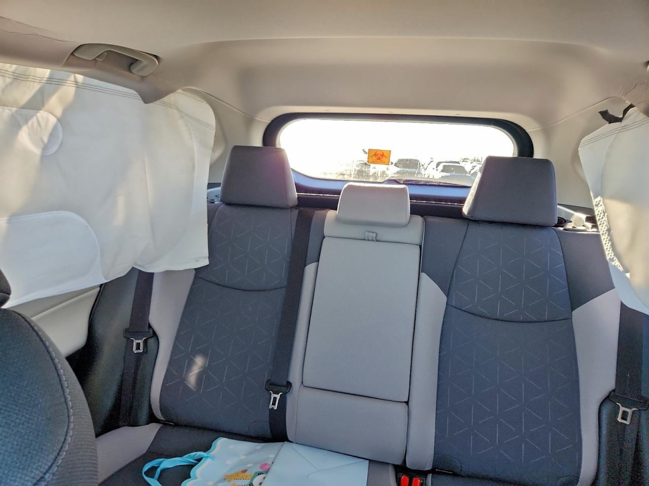 2025 TOYOTA RAV4 XLE photo 10