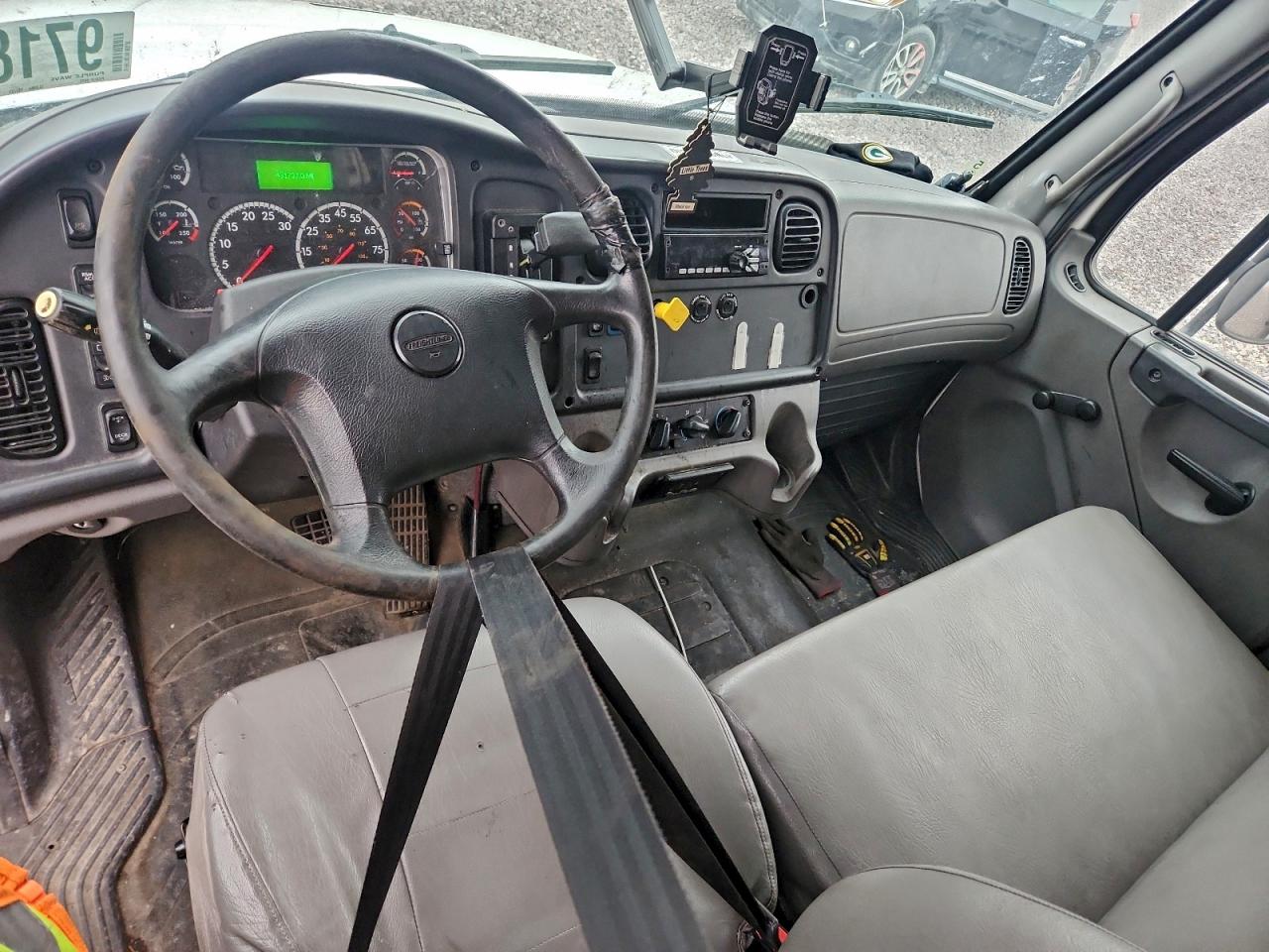 2018 FREIGHTLINER BUSINESS CLASS M2 BOX TRUCK photo 15