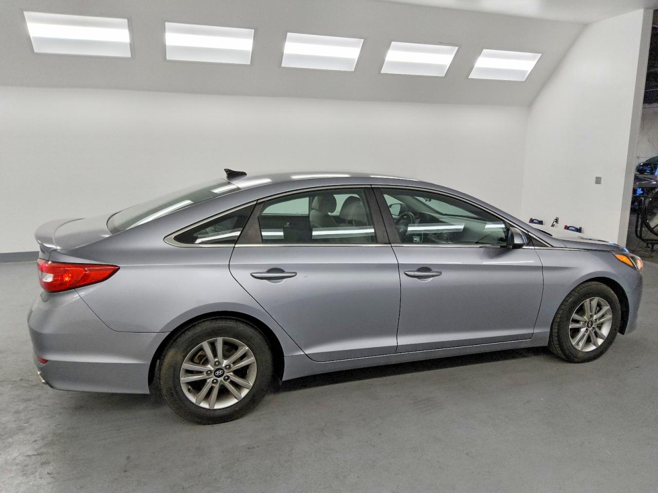 2017 HYUNDAI SONATA SE photo 3