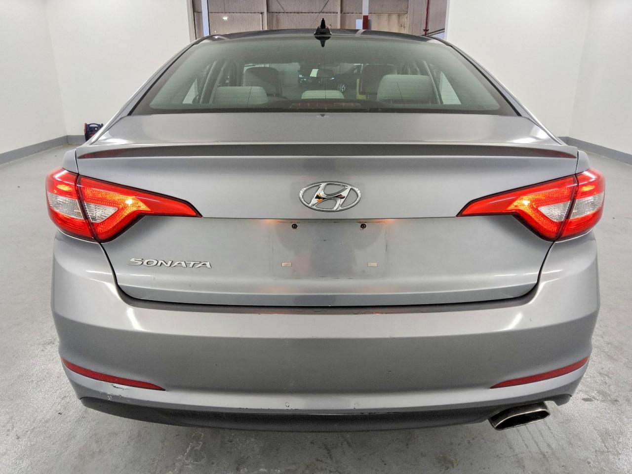 2017 HYUNDAI SONATA SE photo 6