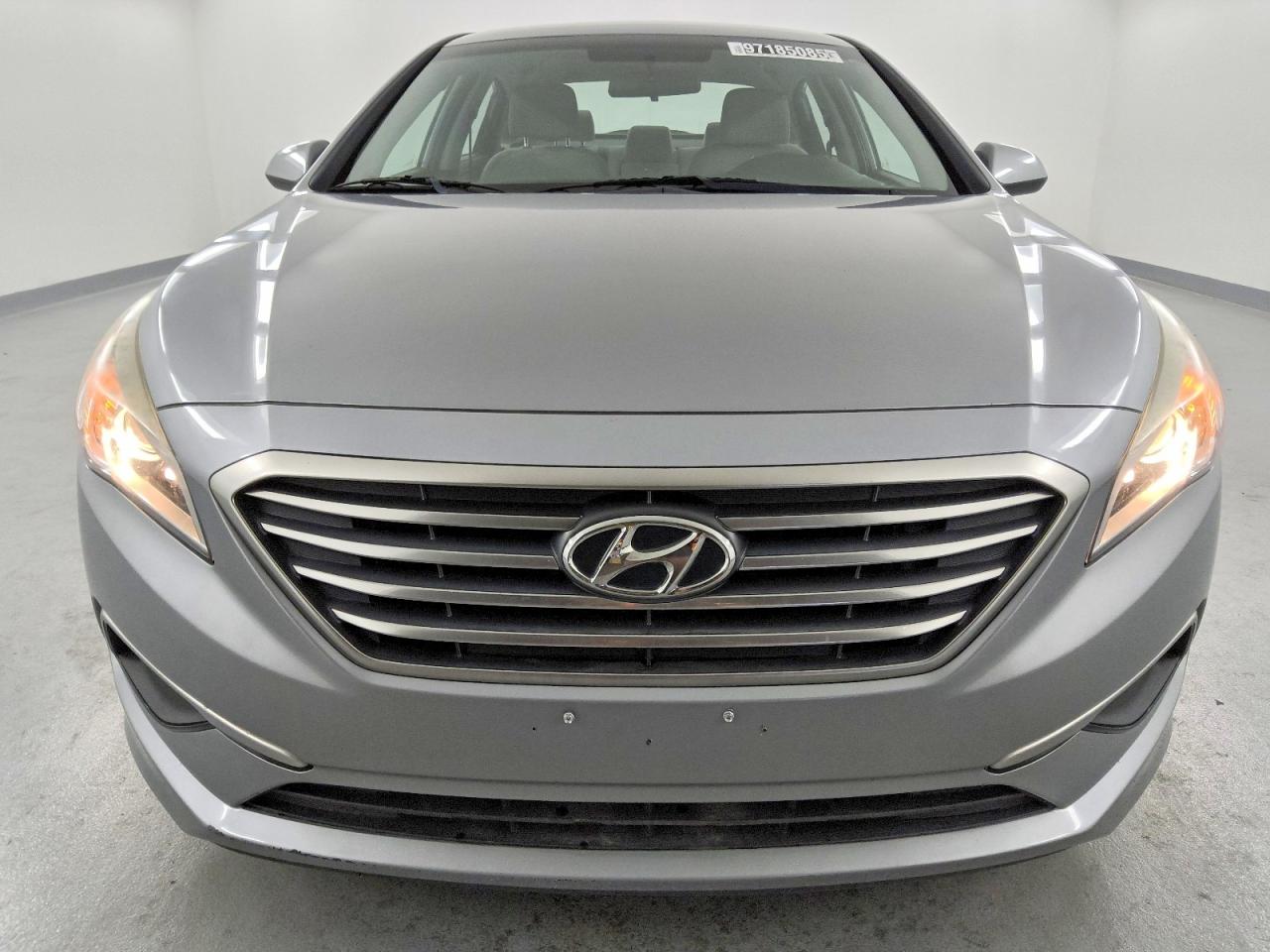 2017 HYUNDAI SONATA SE photo 5
