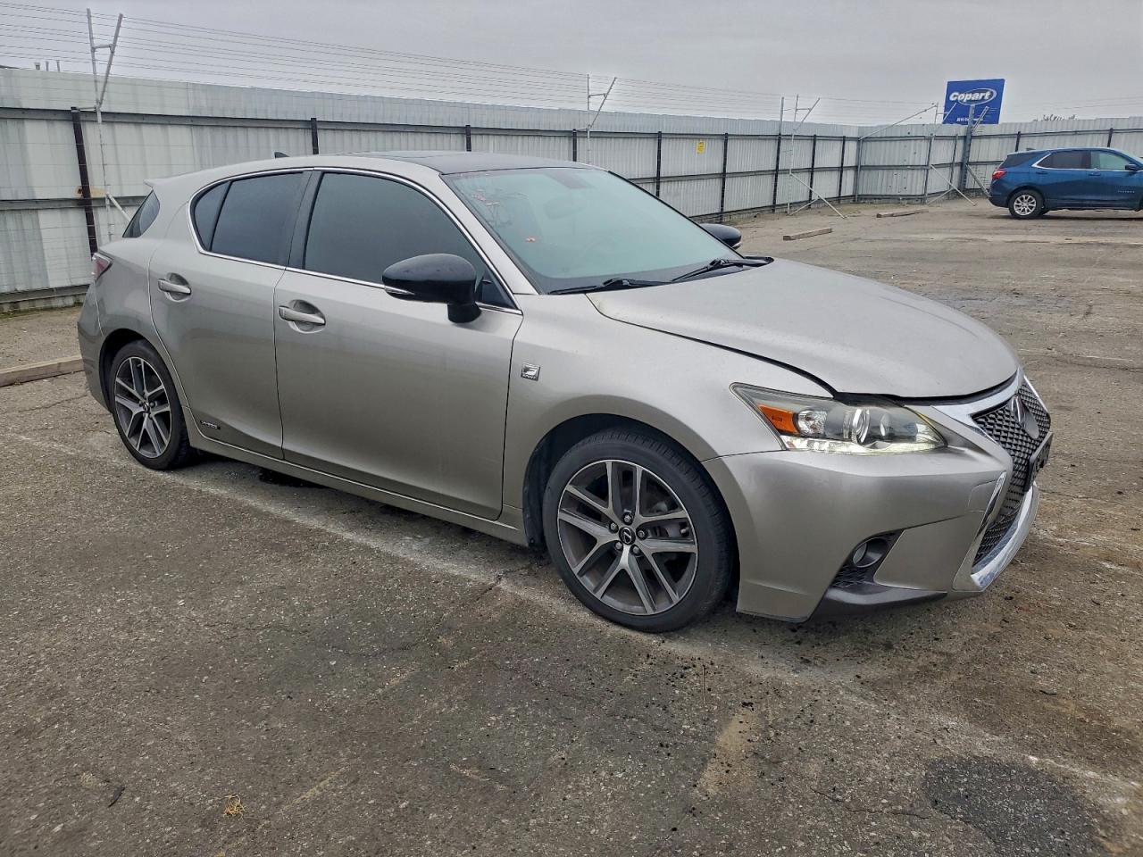 2017 LEXUS CT 200 photo 4