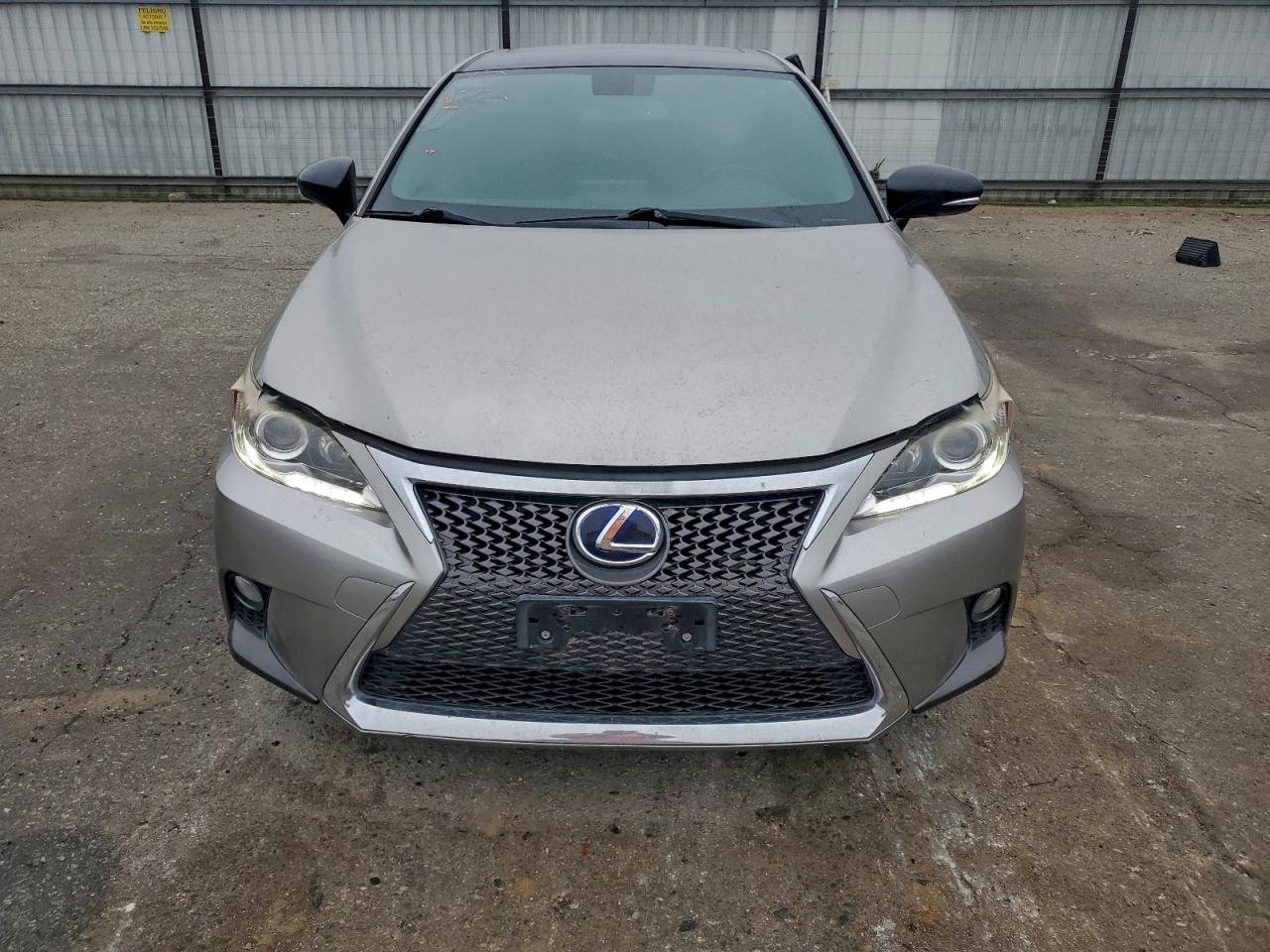2017 LEXUS CT 200 photo 5