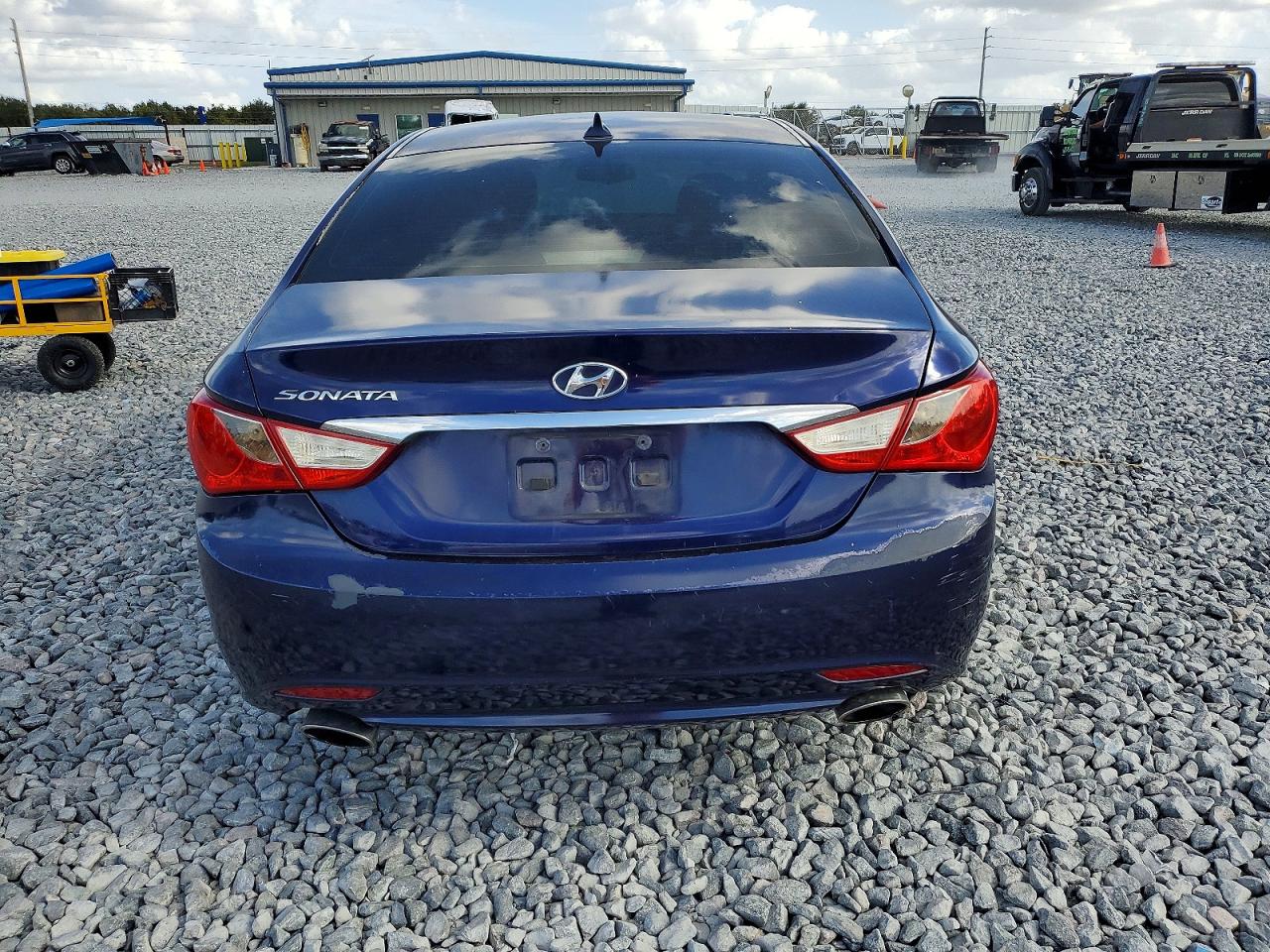 2012 HYUNDAI SONATA SE photo 11