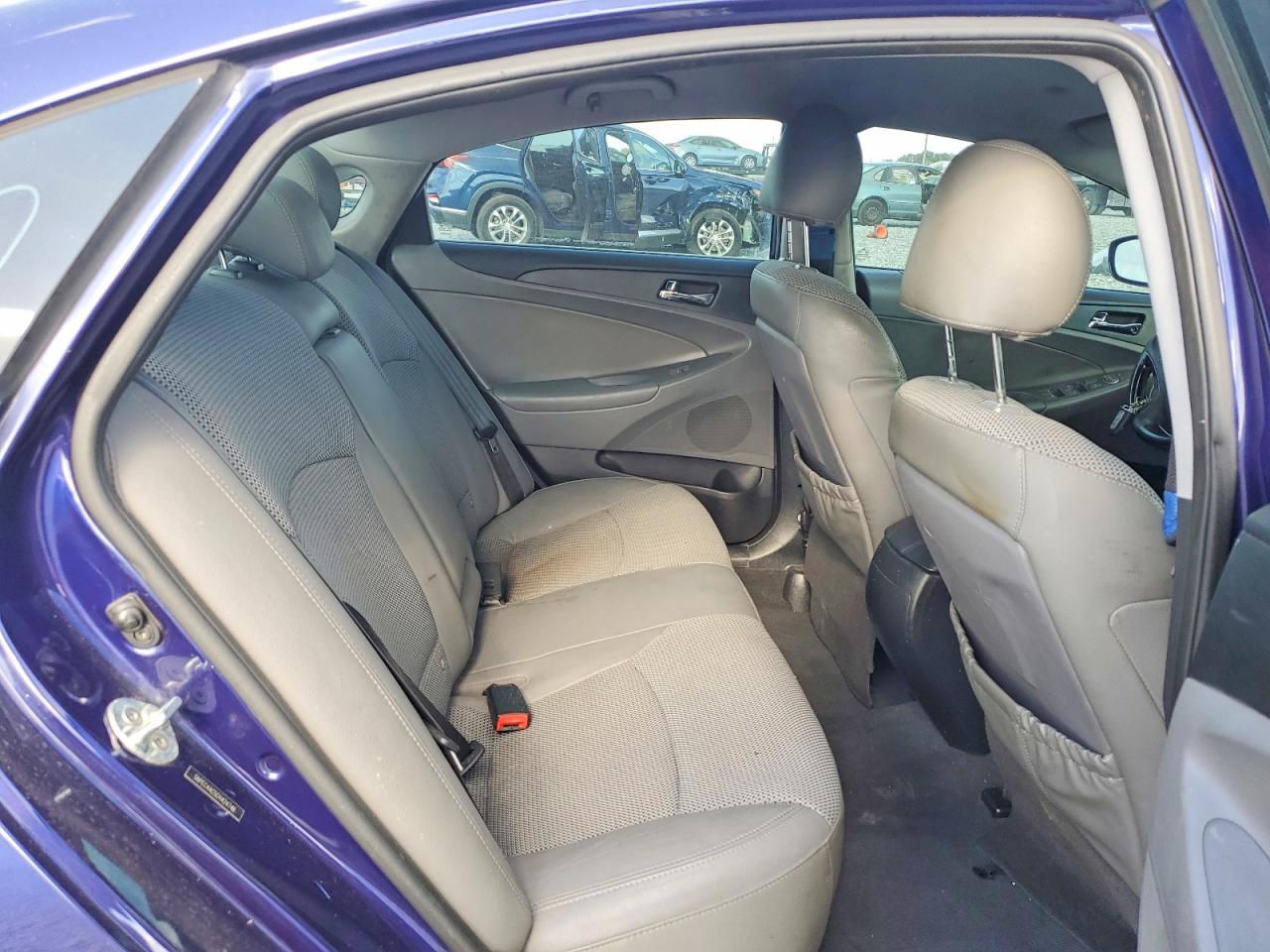 2012 HYUNDAI SONATA SE photo 19
