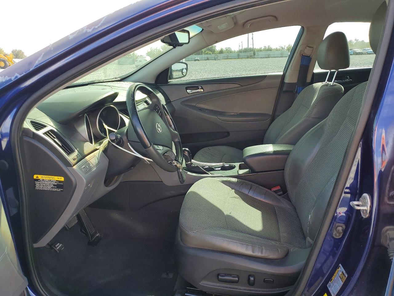 2012 HYUNDAI SONATA SE photo 13