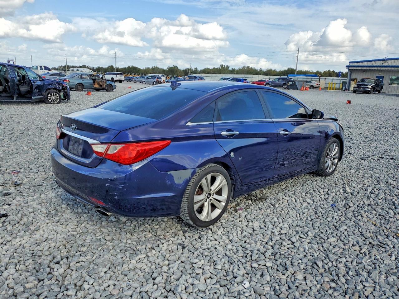 2012 HYUNDAI SONATA SE photo 5
