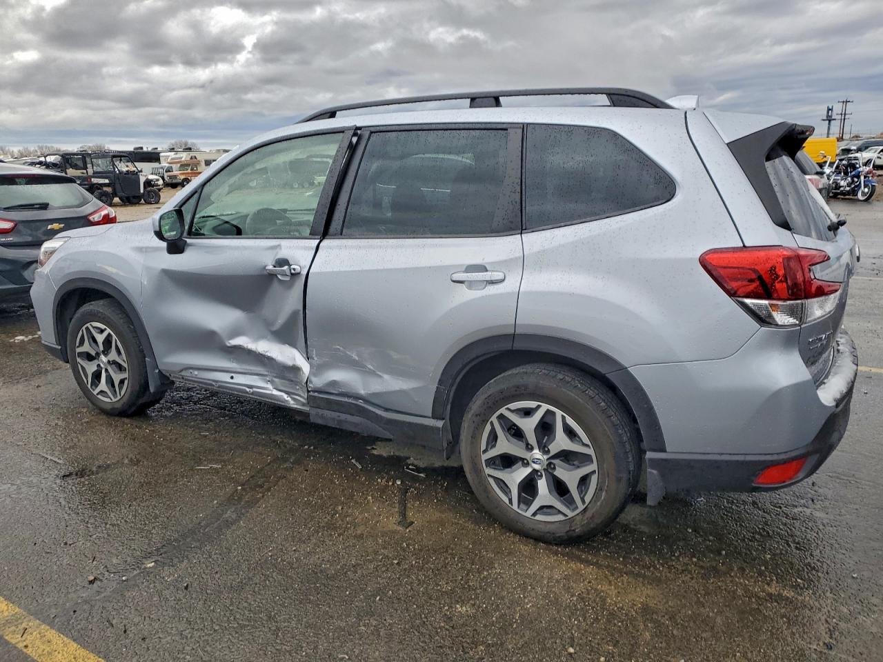2020 SUBARU FORESTER PREMIUM photo 2