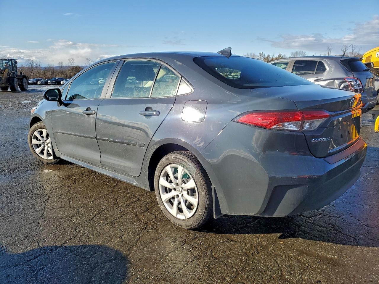 2023 TOYOTA COROLLA LE photo 2