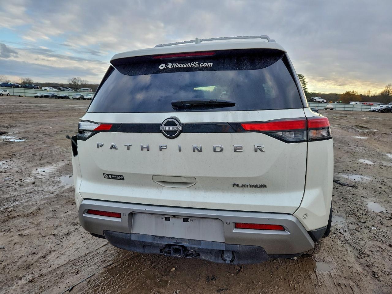 2023 NISSAN PATHFINDER PLATINUM photo 6