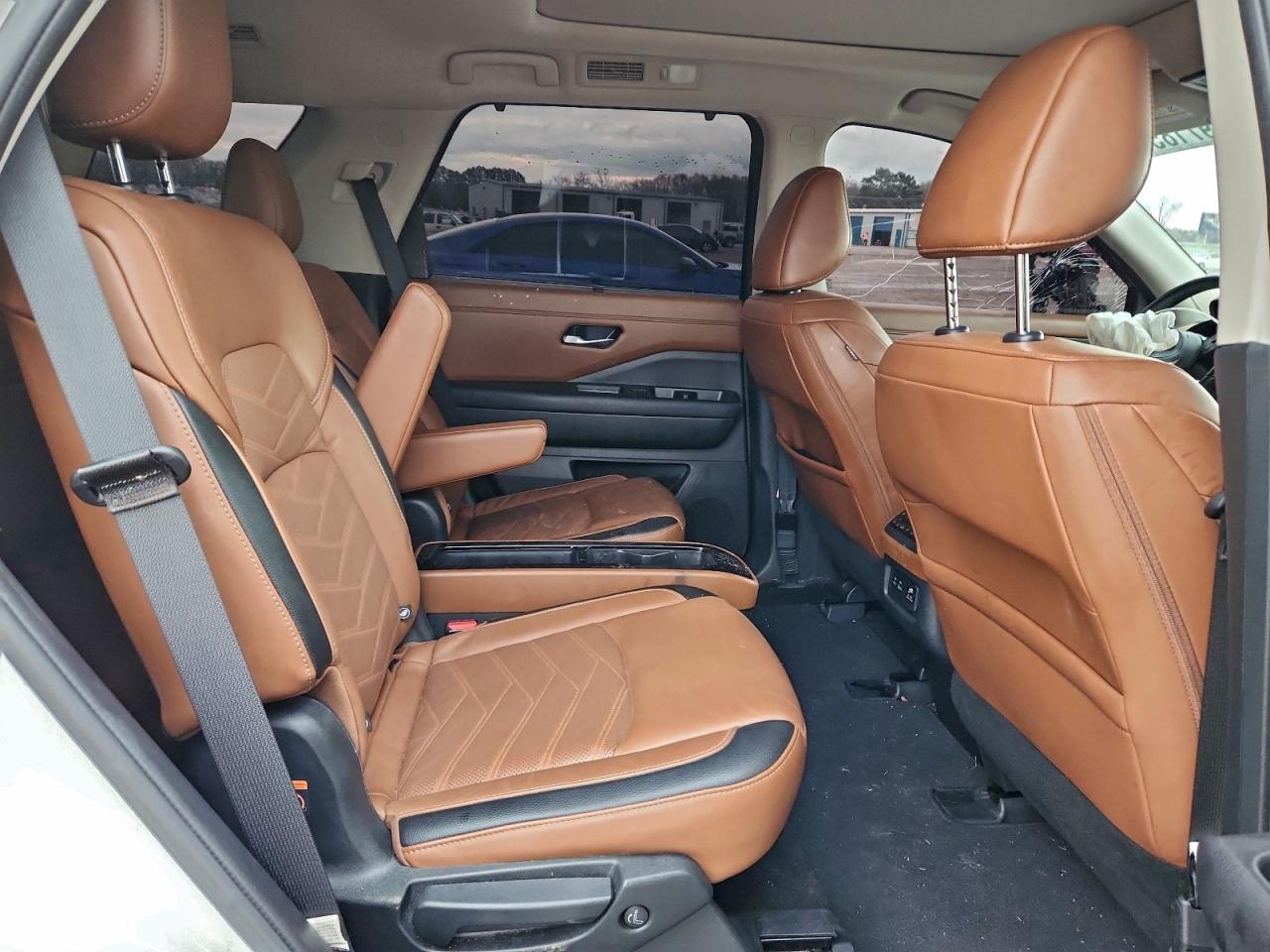 2023 NISSAN PATHFINDER PLATINUM photo 10