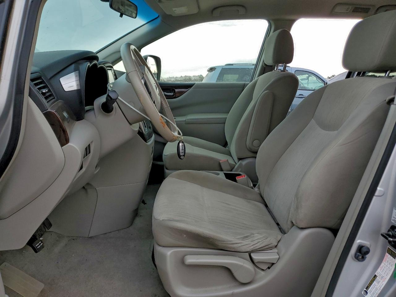 2012 NISSAN QUEST S photo 7