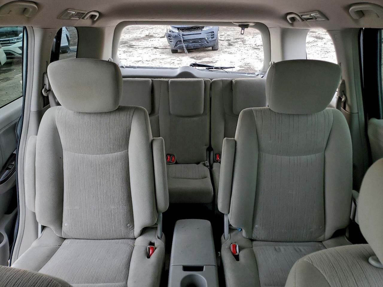 2012 NISSAN QUEST S photo 10