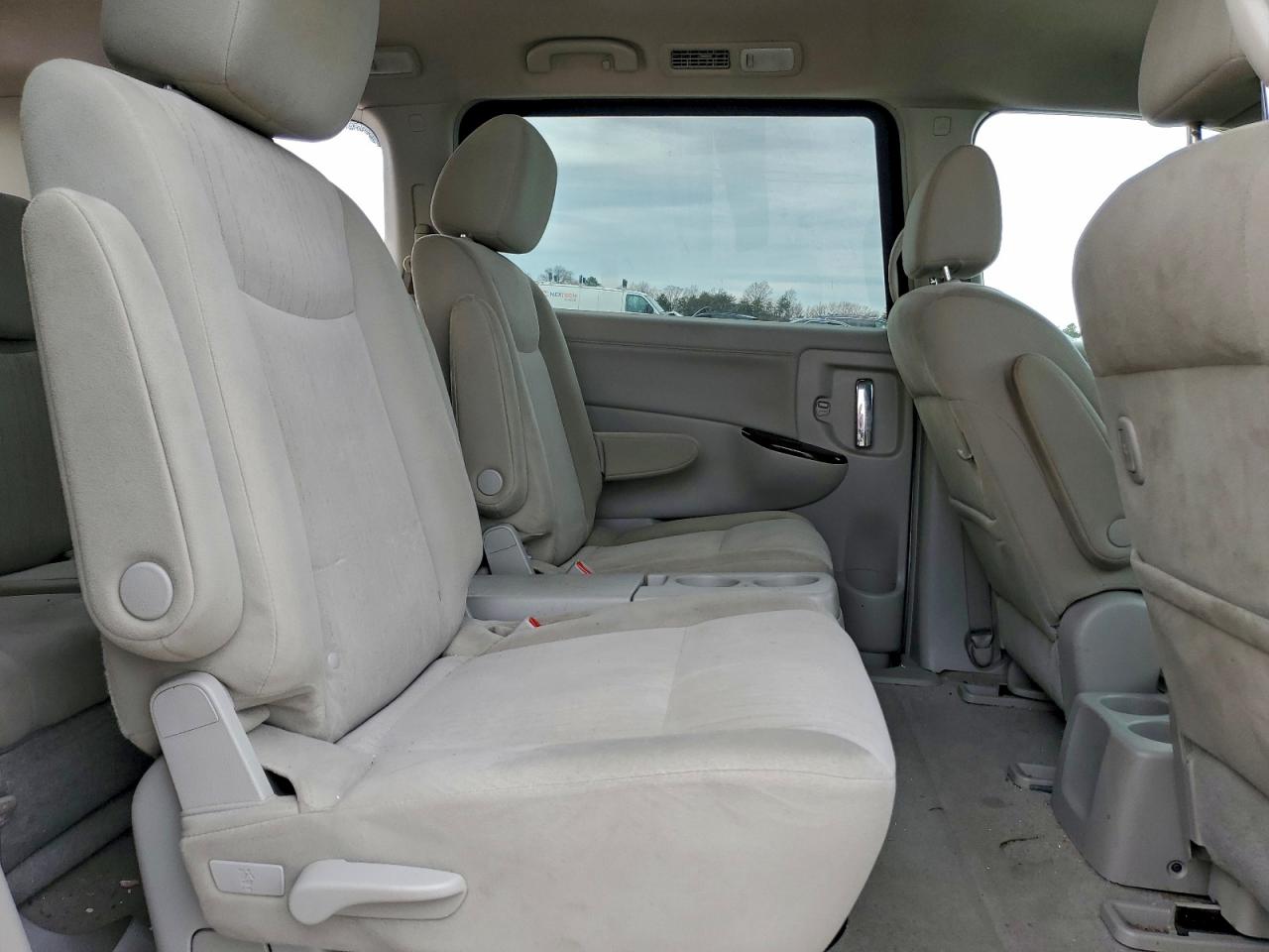 2012 NISSAN QUEST S photo 11