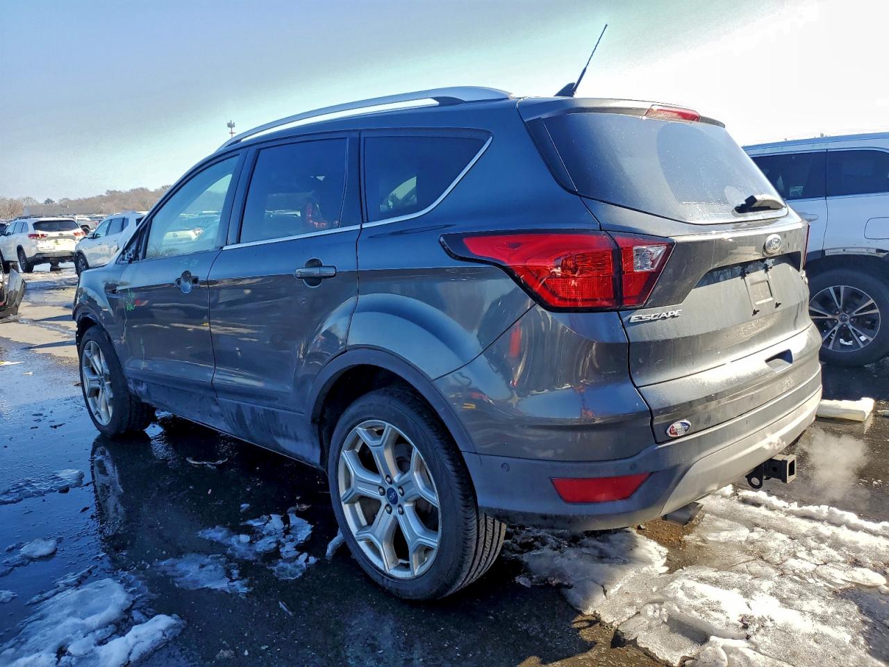 2019 FORD ESCAPE TITANIUM photo 4