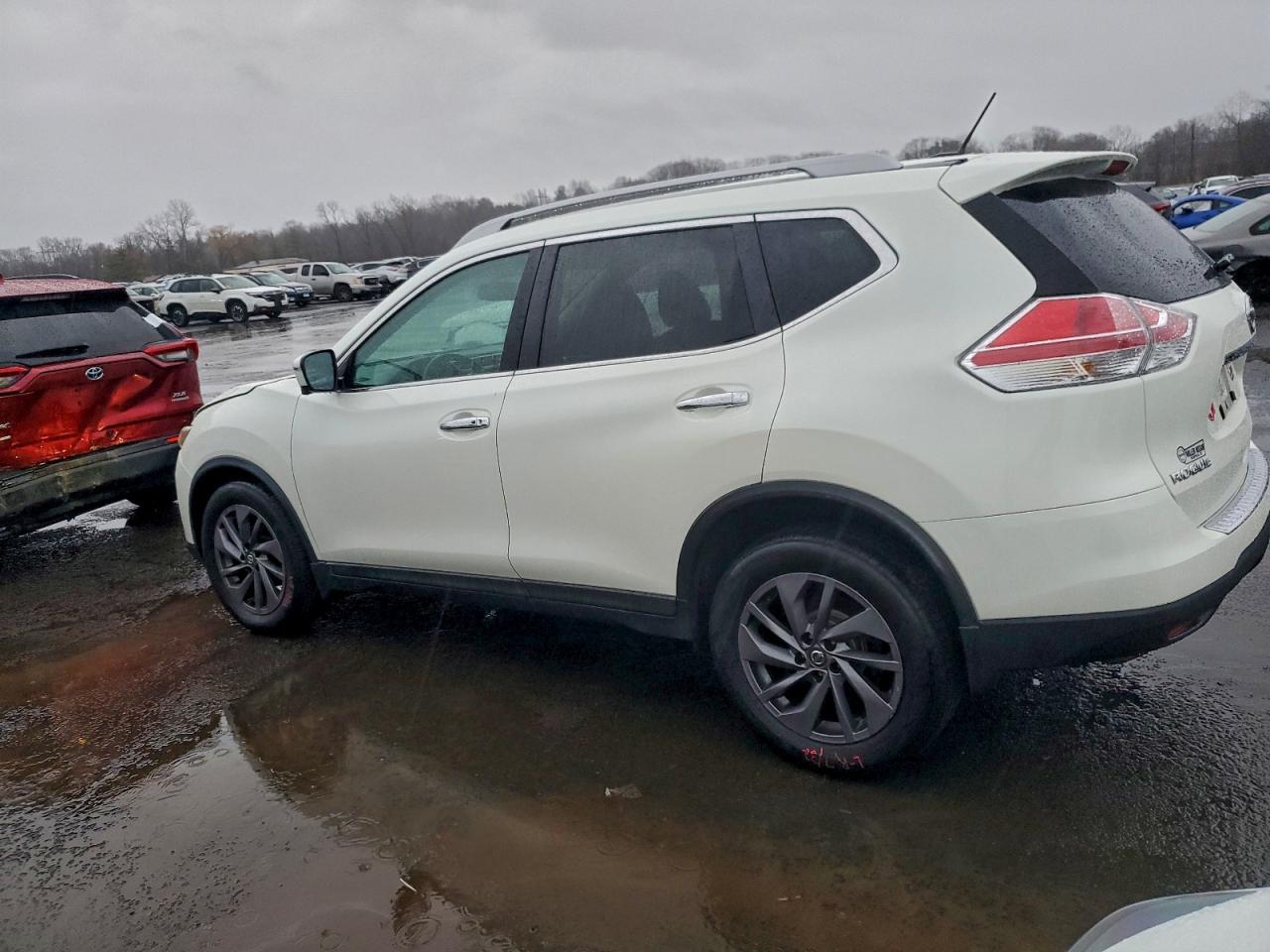 2016 NISSAN ROGUE S photo 2