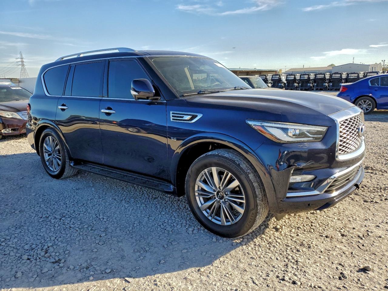 2019 INFINITI QX80 LUXE photo 4
