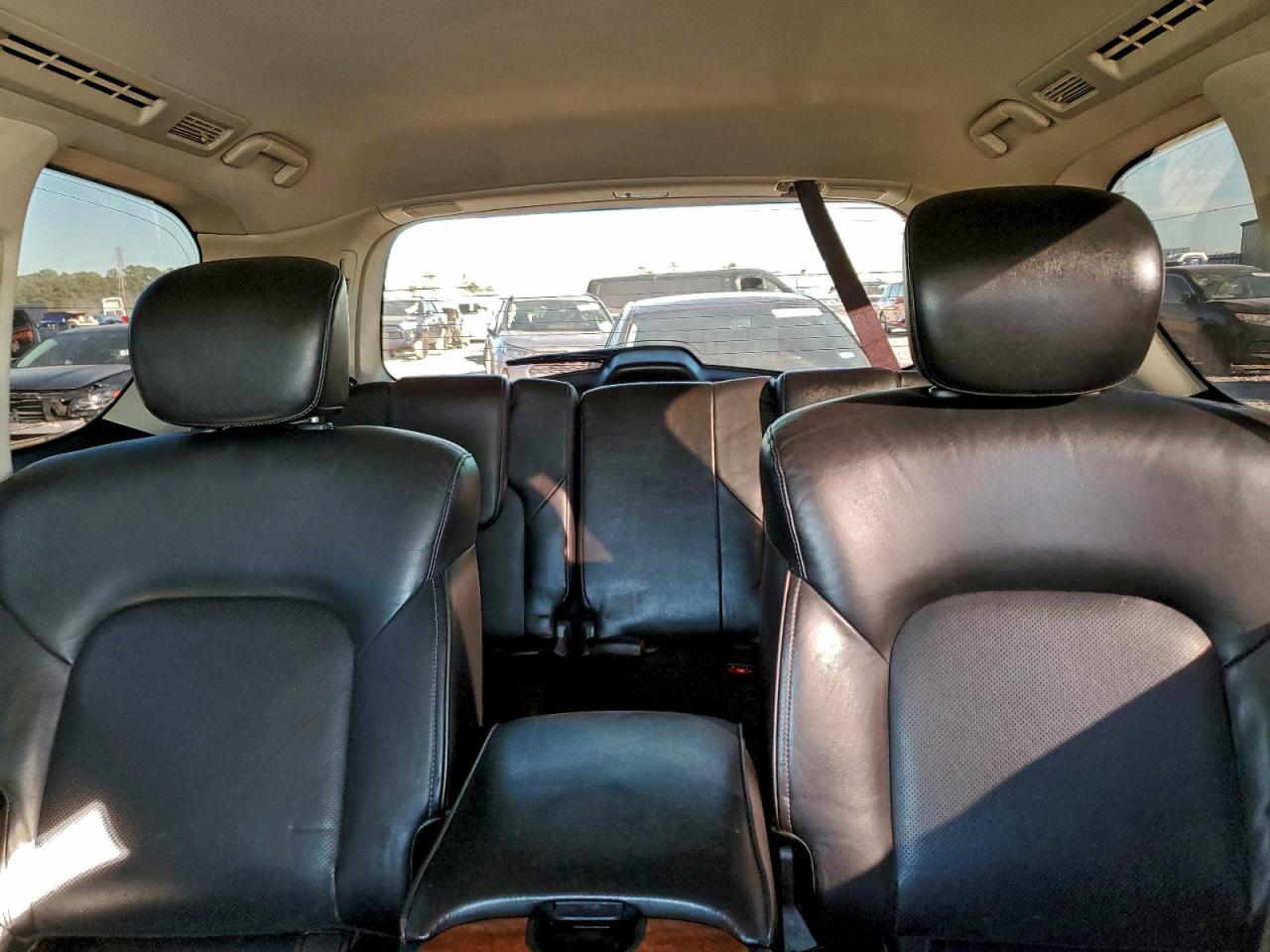 2019 INFINITI QX80 LUXE photo 10