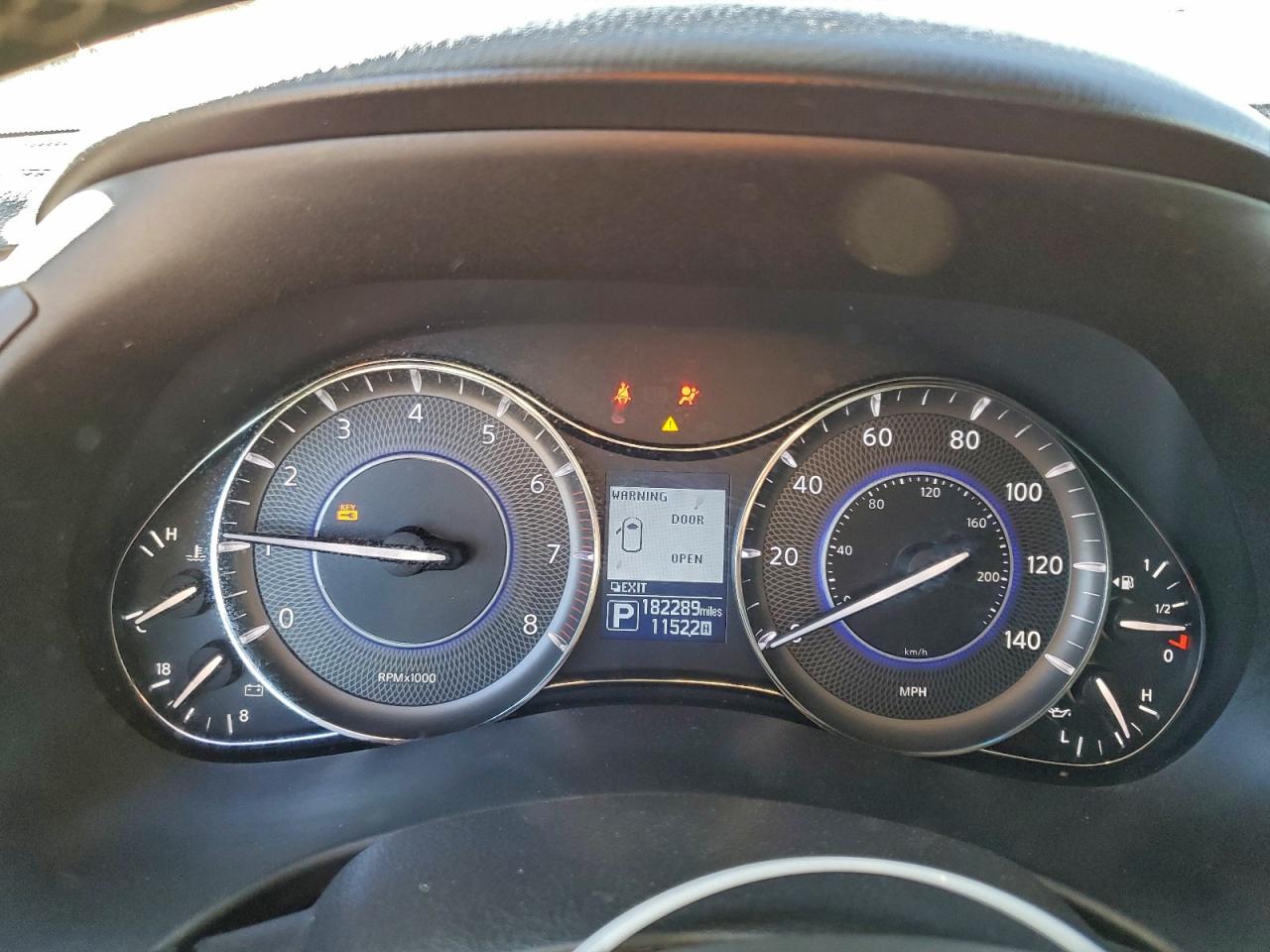 2019 INFINITI QX80 LUXE photo 9