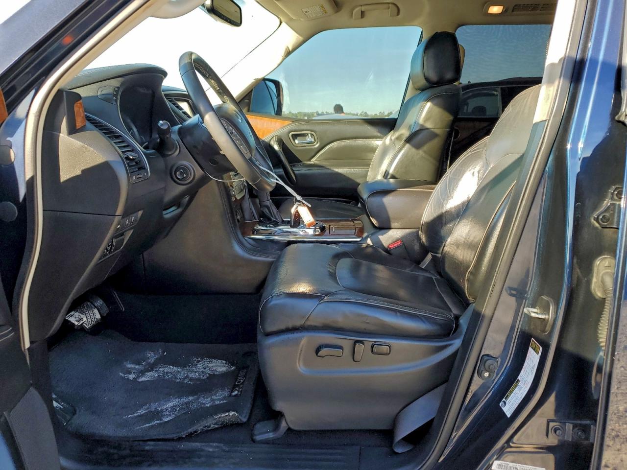 2019 INFINITI QX80 LUXE photo 7