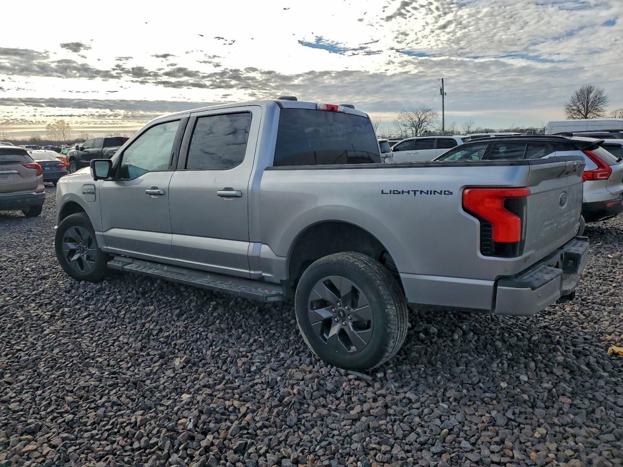 2023 FORD F150 LIGHTNING PRO photo 2