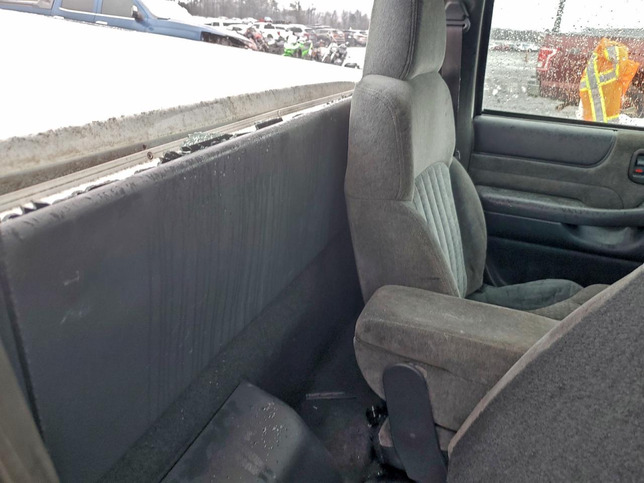 2001 CHEVROLET S TRUCK S10 photo 10