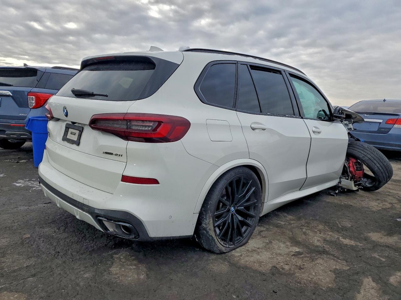 2022 BMW X5 XDRIVE40I photo 3