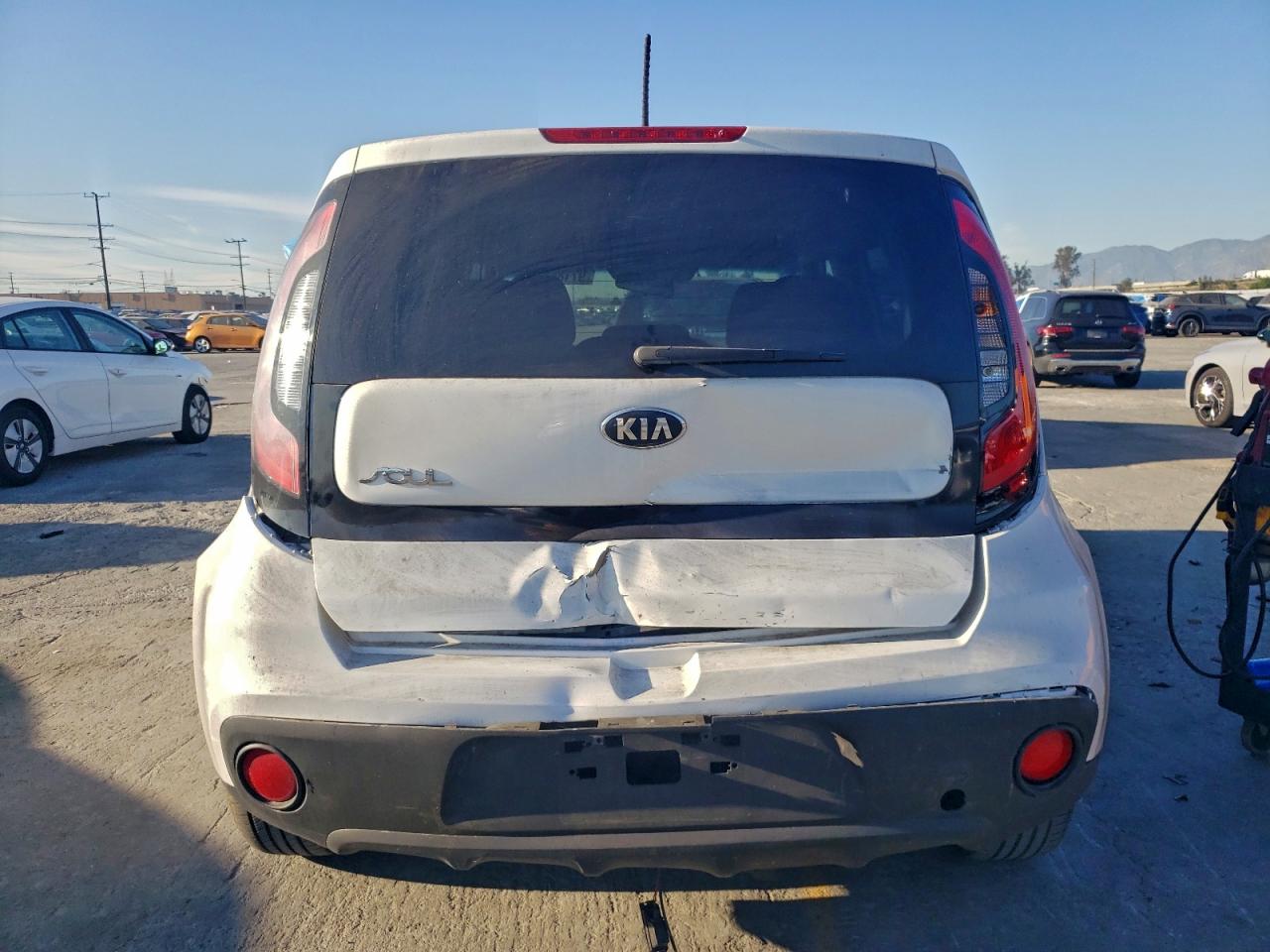 2017 KIA SOUL photo 6